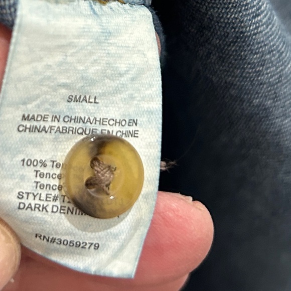 EUC Thread & Supply Blue Button Down Boxy shirt, denim tencel. Size S. Runs big - Picture 4 of 6